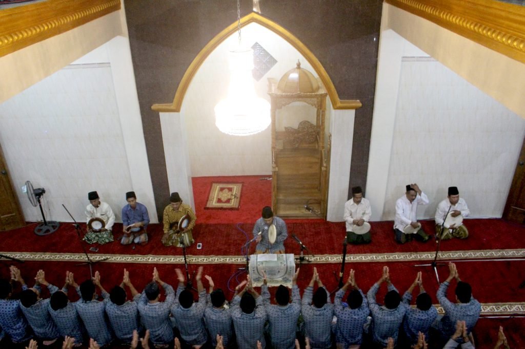 ISHARI Malang Raya Gemakan Shalawat di Masjid Kyai Nur 